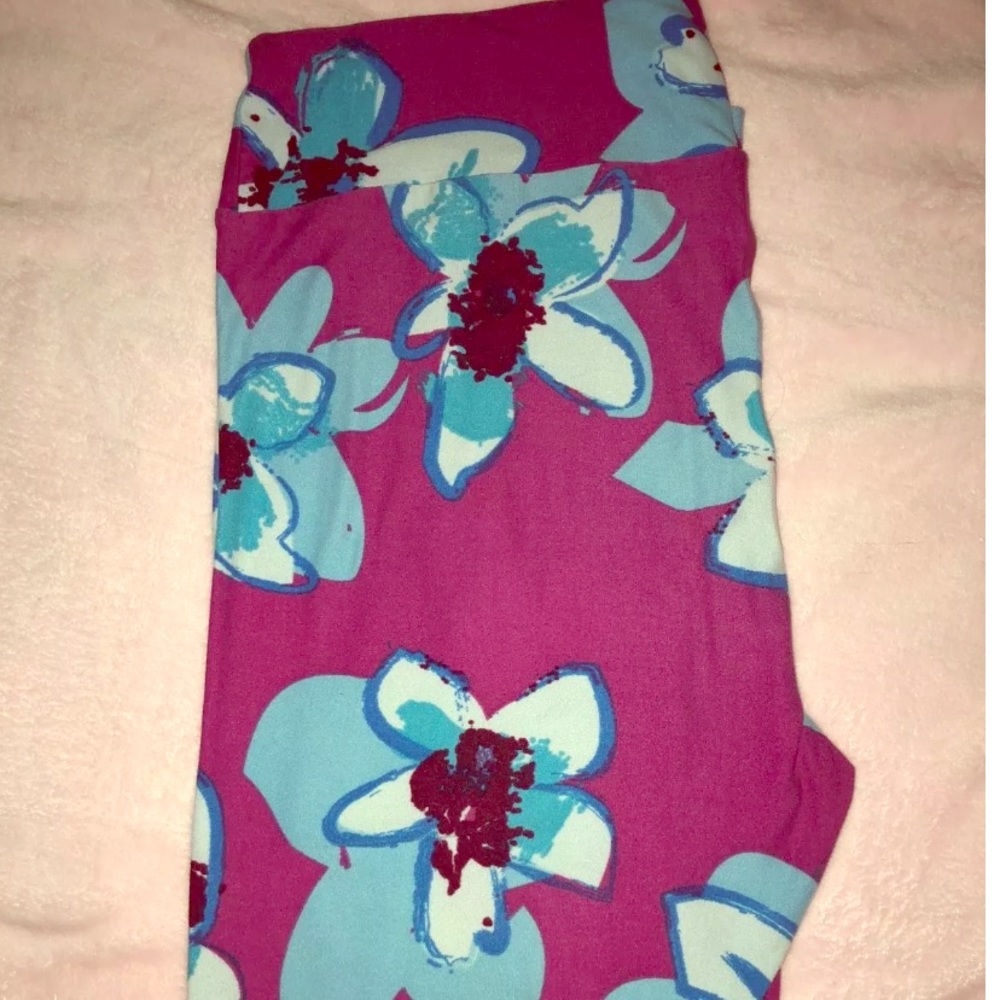 TC lularoe leggings. ISO NOT SELLING